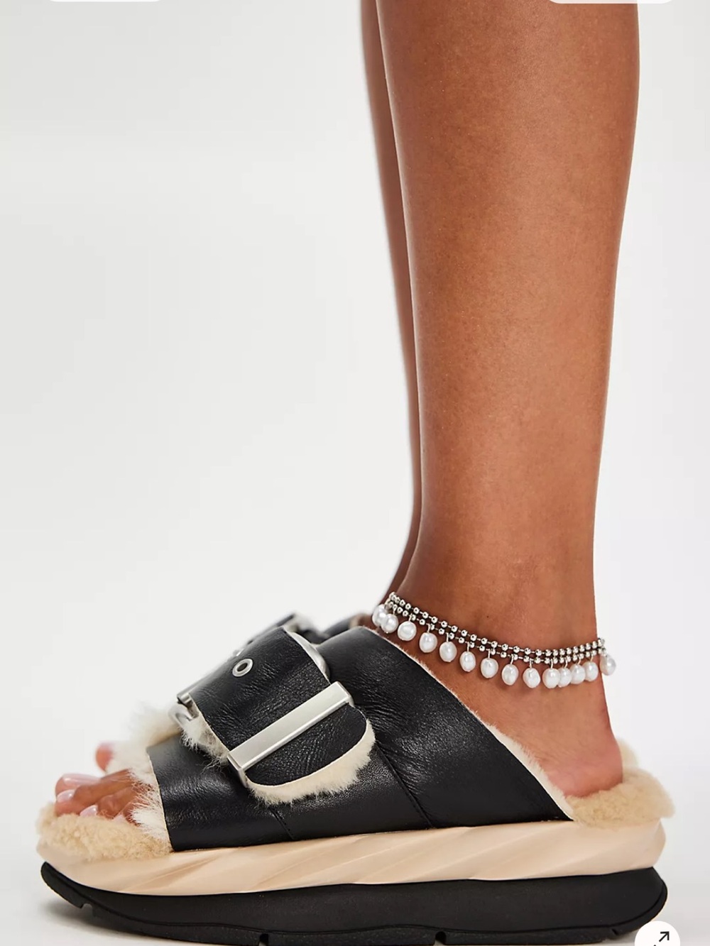 4CCCCEES
MELLOW LAZE PLATFORM SANDAL - OREO
$295 women size 9 preowned